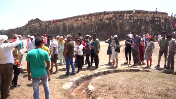 Malvan Maharashtra India Maart 2023 Toeristen Bezoeken Sindhudurg Fort Gebouwd — Stockvideo