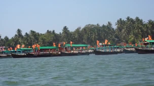 Malvan Maharashtra Indien März 2023 Touristen Die Mit Dem Boot — Stockvideo