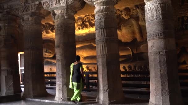 Интерьер Пещеры Аджанта Пещера Представляет Собой Зал Поклонения Элементами Дизайна — стоковое видео
