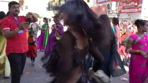 Амандаті Мавараштра Індая January 2023 Хіджра Або Трансгендери Танцюють Вулиці — стокове відео