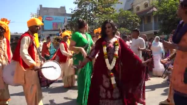 Amravati Maharashtra Índia Janeiro 2023 Hijra Transgêneros Dançando Rua Durante — Vídeo de Stock