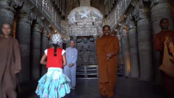 Ajanta Maharashtra India Czerwca 2022 Turyści Odwiedzający Jaskinie Ajanta Jaskiń — Wideo stockowe