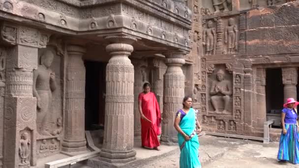 Ajanta Maharashtra Indien Juni 2022 Touristen Besuchen Die Höhlen Von — Stockvideo