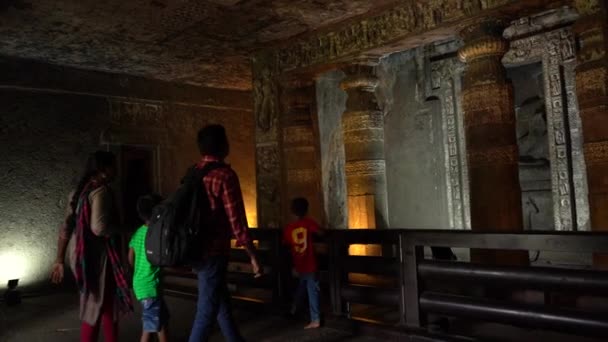 Ajanta Maharashtra India Ιουνιου 2022 Τουρίστες Που Επισκέπτονται Τις Σπηλιές — Αρχείο Βίντεο