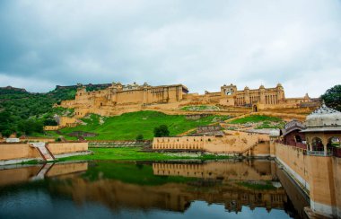 Amer veya Amber kalesi, Jaipur, Rajasthan, Hindistan 'da ünlü bir turizm merkezi, UNESCO Dünya Mirası sahası.