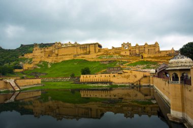 Amer veya Amber kalesi, Jaipur, Rajasthan, Hindistan 'da ünlü bir turizm merkezi, UNESCO Dünya Mirası sahası.