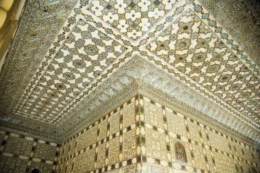 Amber kalesi, UNESCO Dünya Mirası alanı, Jaipur, Rajasthan, Hindistan 'da süslü dekore edilmiş detaylar