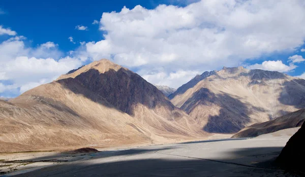 Ladakh, Hindistan 'da güzel bir manzara.