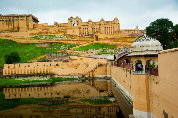 Amer veya Amber kalesi, Jaipur, Rajasthan, Hindistan 'da ünlü bir turizm merkezi, UNESCO Dünya Mirası sahası.