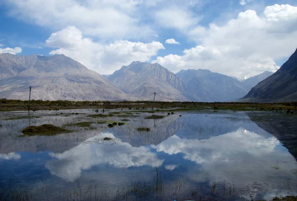 Himalaya manzarası. Ladakh, Hindistan