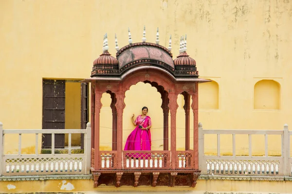 Yanındaki Kadın Ise Hindistan Başkenti Rajasthan Daki Jaipur Daki Rüzgâr — Stok fotoğraf