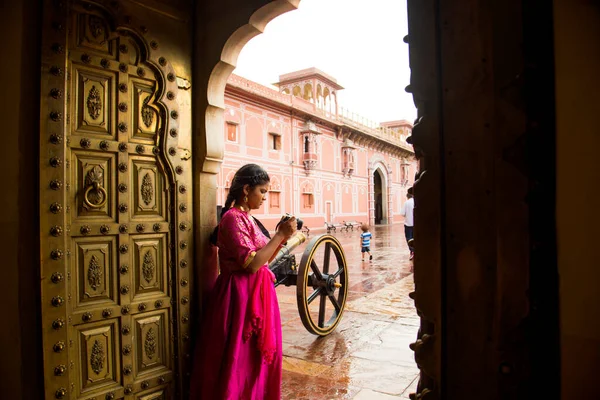 Stock image Woman tourist taking photos travel spots in Jaipur, India.