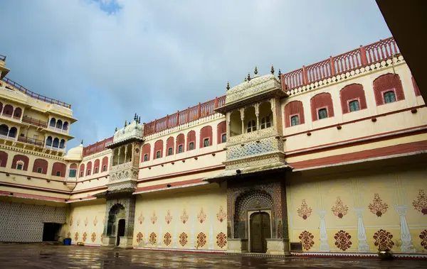 Palacio Ciudad Jaipur Construido Con Una Fusión Los Estilos Arquitectónicos —  Fotos de Stock