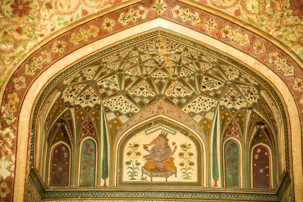 印度拉贾斯坦邦斋浦尔 教科文组织世界遗产所在地琥珀堡内部装饰华丽的细节 — 图库照片