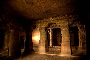 Aurangabad Mağaraları, Hindistan 'ın Maharashtra kentindeki Aurangabad şehrinde 2. yüzyıldan kalma kaya kesimli Budist mağara anıtlarıdır..