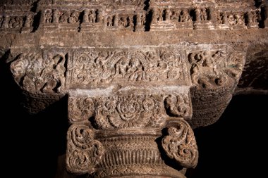 Aurangabad Mağaraları, 2. yüzyıldan kalma kaya kesimli Budist mağara anıtlarıdır.