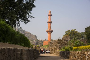 Aurangabad yakınlarındaki Antik Daulatabad kalesi, Maharashtra, Hindistan, MS 14. yüzyılda inşa edildi.