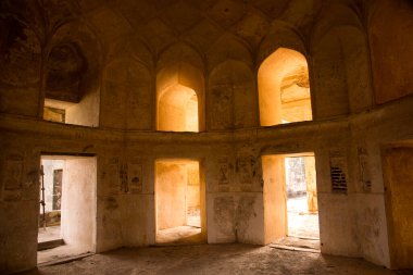 Aurangabad yakınlarındaki Antik Daulatabad kalesi, Maharashtra, Hindistan, MS 14. yüzyılda inşa edildi.