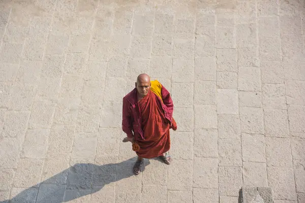 Buddhist Monk Visit Aurangabad Caves India — Stock Photo, Image