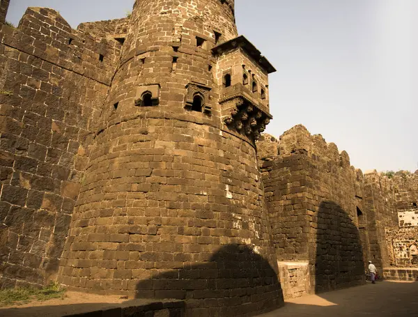 Aurangabad yakınlarındaki Antik Daulatabad kalesi, Maharashtra, Hindistan, MS 14. yüzyılda inşa edildi.