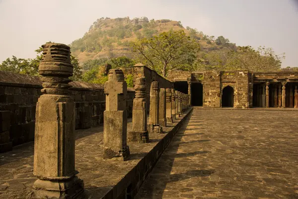 Aurangabad yakınlarındaki Antik Daulatabad kalesi, Maharashtra, Hindistan, MS 14. yüzyılda inşa edildi.