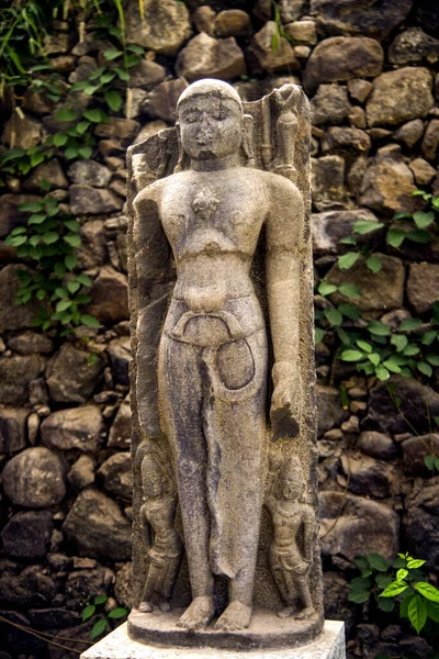 Daulatabad Kalesi, Hindistan 'da antik taş heykel.