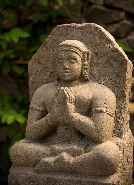 Daulatabad Kalesi, Hindistan 'da antik taş heykel.