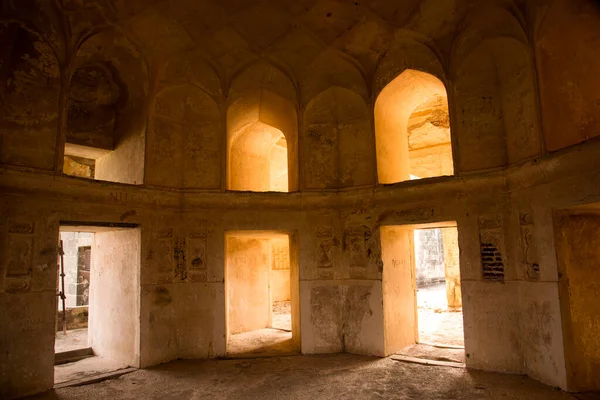 Aurangabad yakınlarındaki Antik Daulatabad kalesi, Maharashtra, Hindistan, MS 14. yüzyılda inşa edildi.