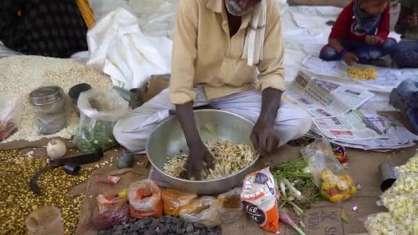Nagpur Maharashtra India 2022年2月6日 农村人口聚集在每年的乡村集市上 卖主向乡村集市出售各种传统商品 这是印度的乡村景象 — 图库视频影像