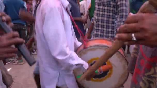Alirajpur Madhya Pradesh India March 2022 Kmenoví Lidé Tančí Bubnech — Stock video