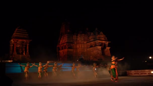 Khajuraho India Februari 2022 Dansers Voeren Klassieke Dans Tijdens Khajuraho — Stockvideo