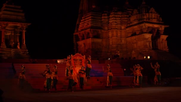 2022年2月25日 在Khajuraho舞蹈节期间 舞蹈演员表演古典舞 免费向公众开放 是印度的年度艺术节 — 图库视频影像