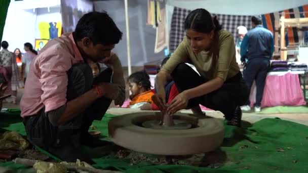 Khajuraho India Februari 2022 Verschillende Kunstenaars Voeren Kunst Uit Tijdens — Stockvideo
