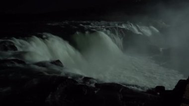 Narmada Nehri 'ndeki Dhuandhar Şelalesi, Bhedaghat, Jabalpur Bölgesi, Madhya Pradesh, Hindistan