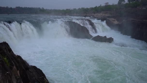 Cascate Dhuandhar Sul Fiume Narmada Bhedaghat Distretto Jabalpur Madhya Pradesh — Video Stock