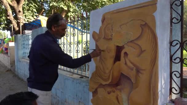 Khajuraho Madhya Pradesh Indien März 2022 Künstler Malen Straßenmauer — Stockvideo