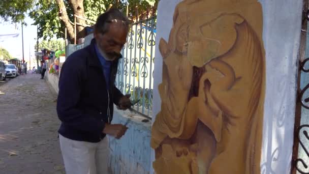 Khajuraho Madhya Pradesh India March 2022 Artist Painting Street Wall — 图库视频影像