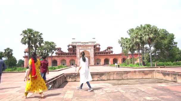 Agra India Augusti 2022 Turistbesök Akbars Grav Sikandra Agra Uttar — Stockvideo