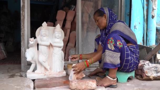 Agra India Srpna 2022 Místní Umělci Dělají Sochu Boha Mramoru — Stock video