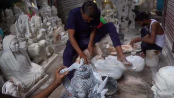 Agra India Ağustos 2022 Yol Kenarındaki Dükkanda Mermerden Tanrı Heykeli — Stok video