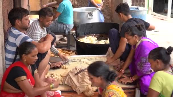 Agra India August 2022 People Making Food Lunch Roadside Shop — Stock Video
