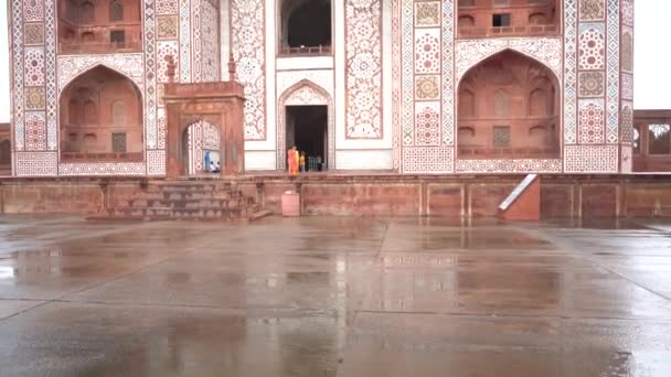 Agra India August 2022 Tourist Visit Tomb Akbar Great Sikandra — Stock Video