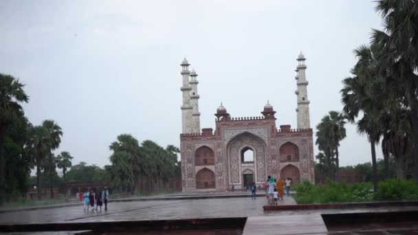 Agra India Srpna 2022 Turistická Návštěva Hrobky Akbar Veliký Sikandra — Stock video