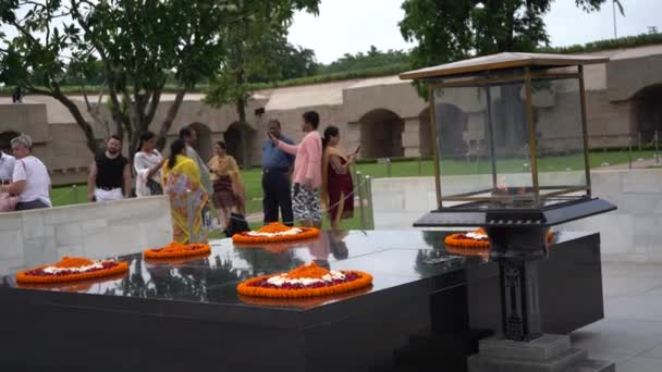 Дели Индия Августа 2022 Года Люди Посещающие Мемориал Раджа Гата — стоковое видео