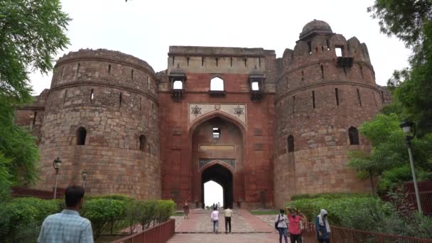Delhi Індая Серпня 2022 Року Туристи Які Відвідують Пурану Кілу — стокове відео