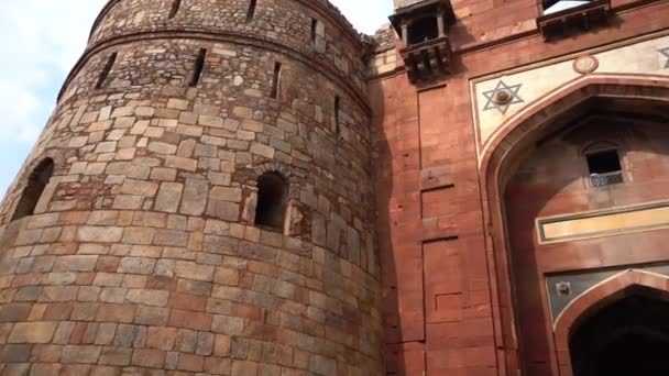 Delhi Ινδία Αυγούστου 2022 Τουρίστες Επισκέπτονται Purana Qila Παλιό Φρούριο — Αρχείο Βίντεο