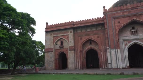 Delhi India Augustus 2022 Toeristen Bezoeken Purana Qila Oud Fort — Stockvideo
