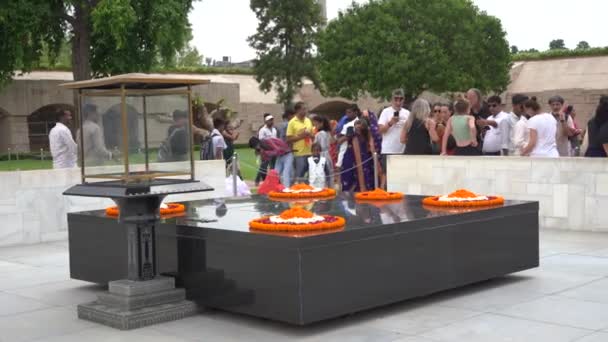 Delhi India Augustus 2022 Mensen Die Raj Ghat Memorial Bezoeken — Stockvideo
