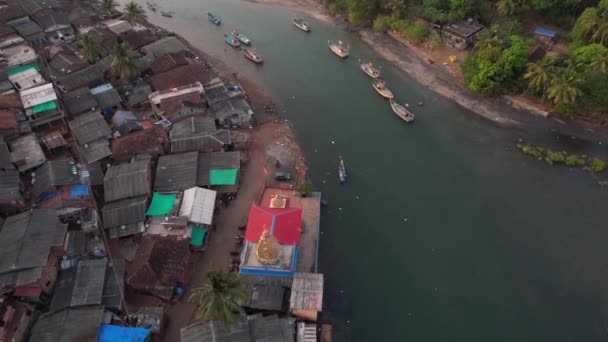 Vista Aérea Pueblo Pescadores Barco Pesca Costa Konkan Maharashtra India — Vídeos de Stock