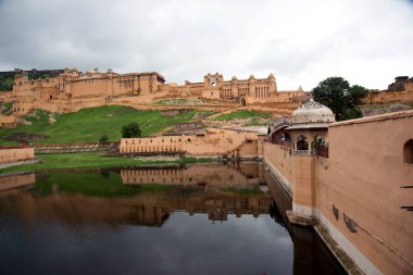 Amer veya Amber kalesi, Jaipur, Rajasthan, Hindistan 'da ünlü bir turizm merkezi, UNESCO Dünya Mirası sahası.